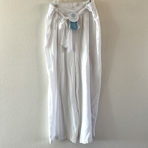Escapada Christina White, Tie Front Soft loose Capri Pants XL NWT MSRP $62.